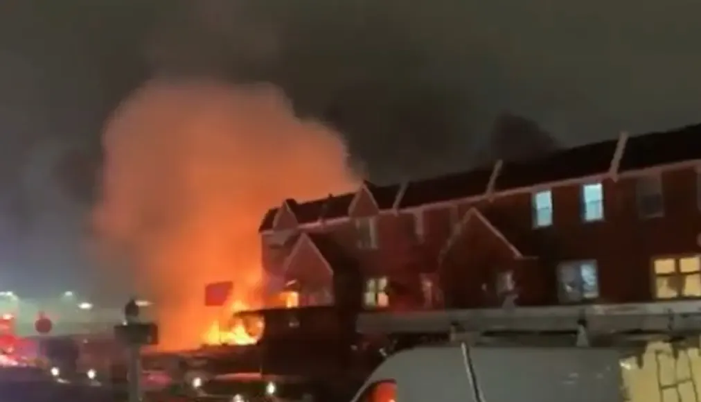 Another Aviation Tragedy in the US: Small Plane Crashes in Philadelphia, Igniting Nearby Homes