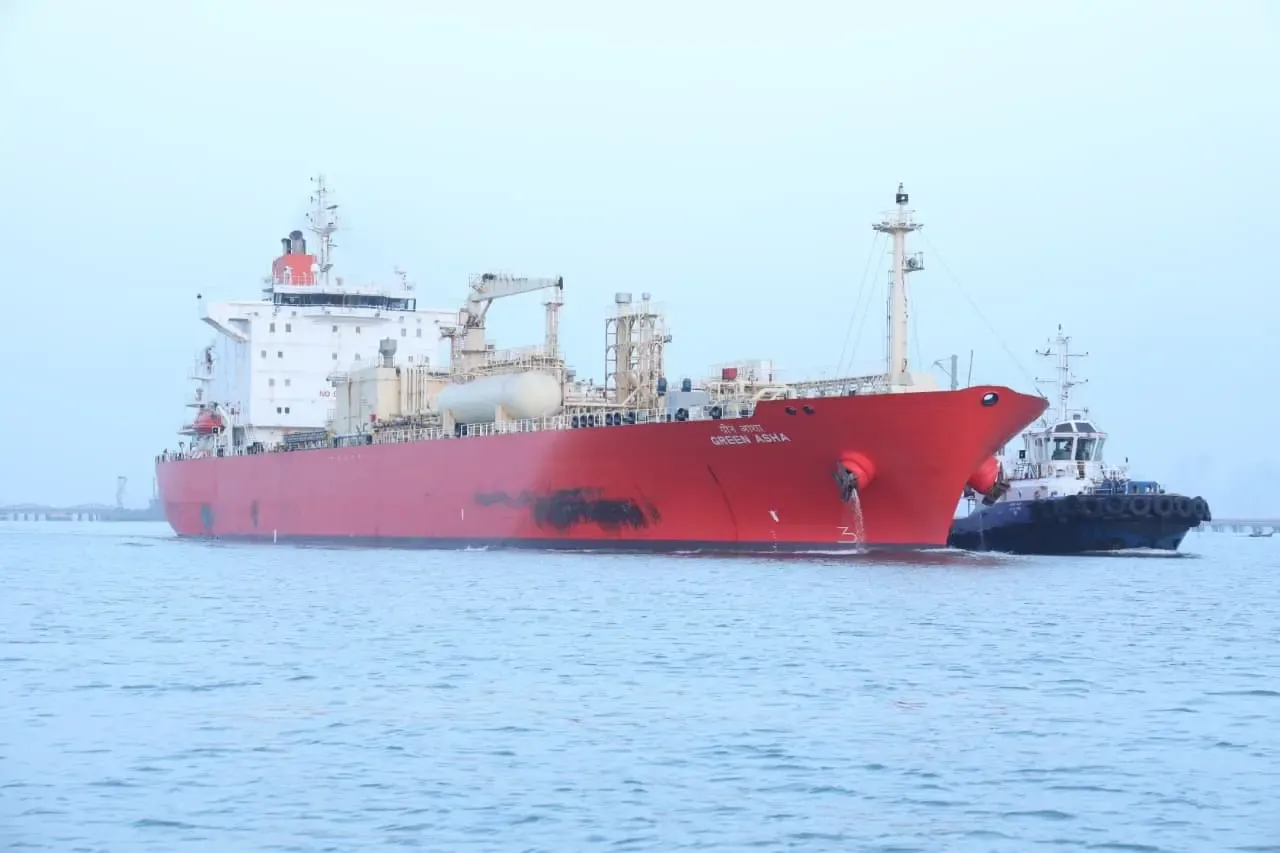 India Welcomes 15,400 Tonnes of LPG from Gulf with Green Asha's Arrival
