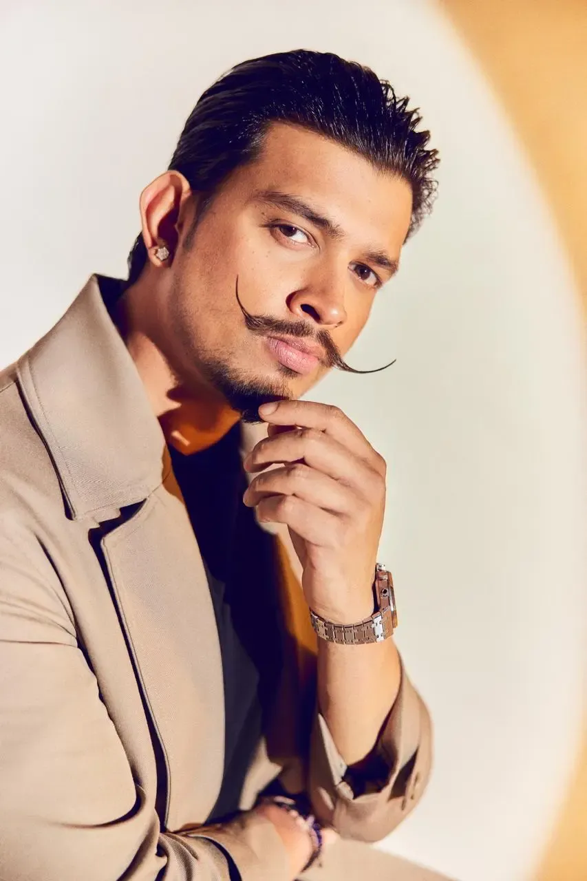 Did Anshul Garg Just Reunite Ex-Lovers Isha Malviya & Abhishek Kumar?