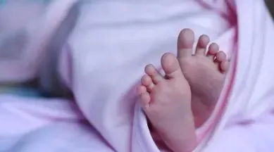 अंतरराष्ट्रीय महिला दिवस पर मानवता शर्मशार, वसई में बैग में मिली नवजात बच्ची