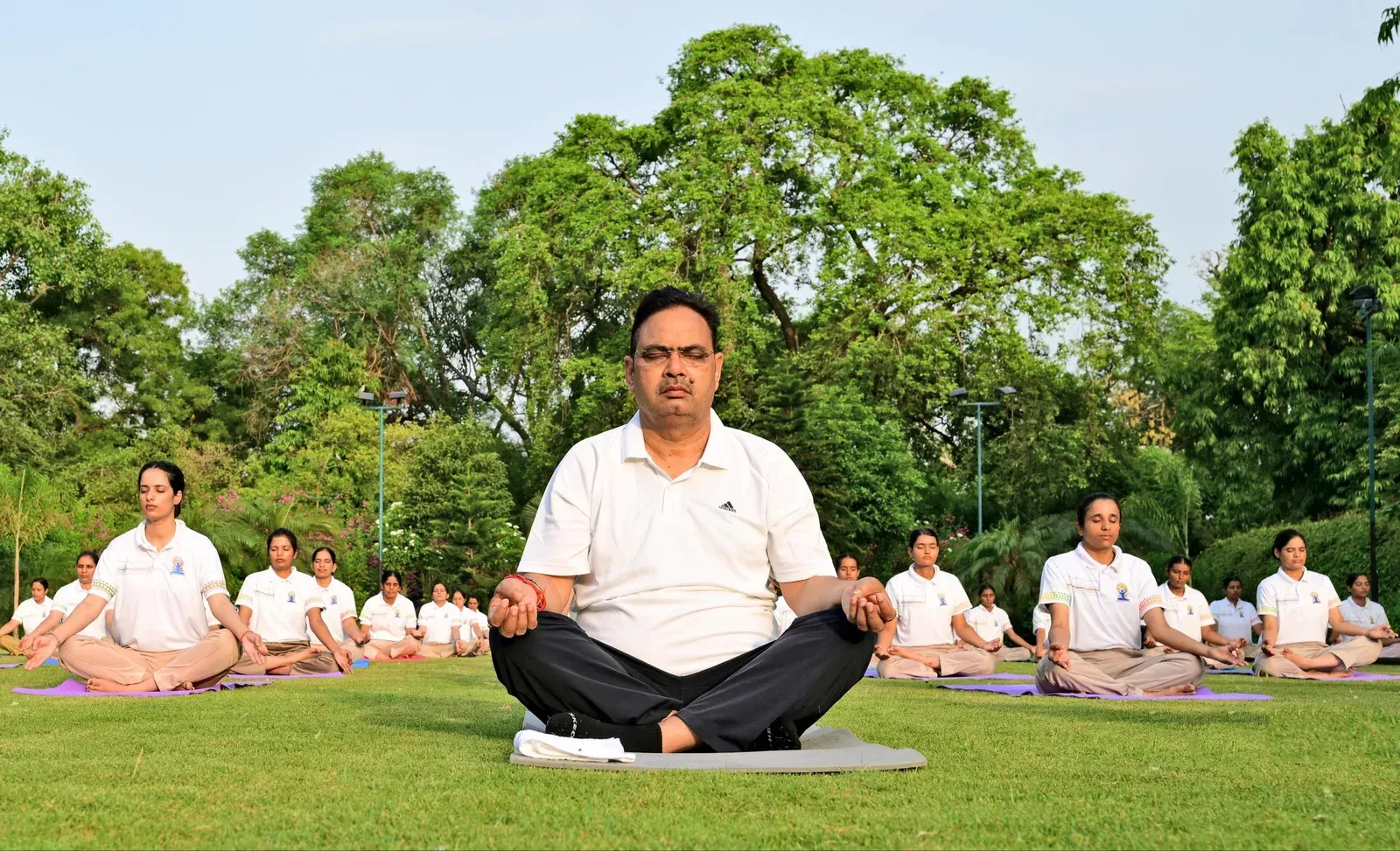 अंतरराष्ट्रीय योग दिवस 2025: जयपुर में सीएम भजनलाल शर्मा ने कालिका पेट्रोलिंग यूनिट संग किया योगाभ्यास