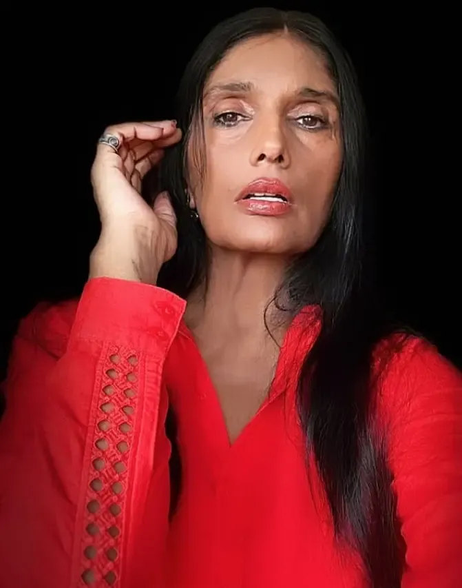 Anu Aggarwal Remembers Filming a Romantic Song with an Unknown Co-Star