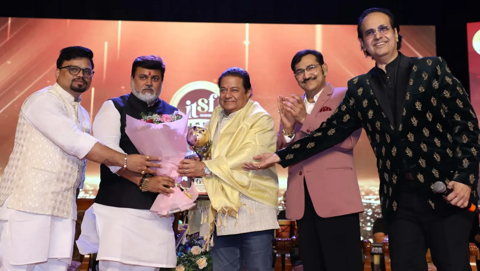 Anup Jalota Receives Padma Shri Mahendra Kapoor Award at ITFS Awards 2025