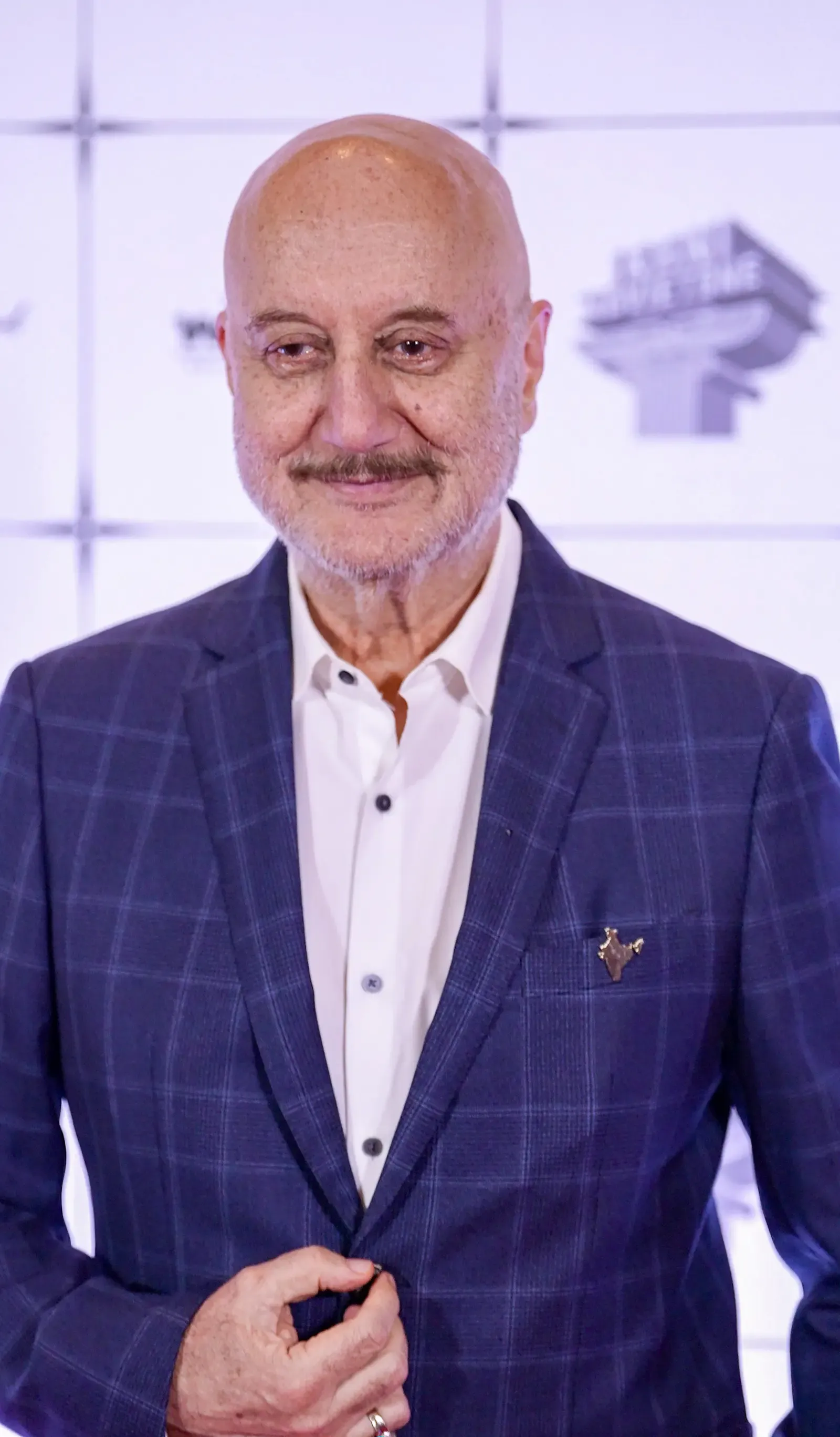 Anupam Kher misses mother Dulari after two months apart