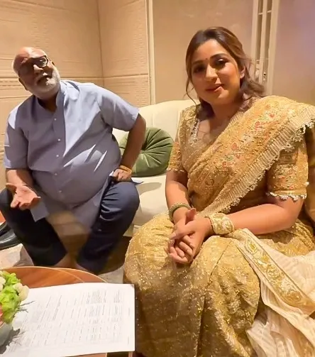 Did Anupam Kher Have a Magical Encounter with Shreya Ghoshal & M M Keeravani?