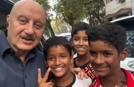 Did Anupam Kher Spend Time With His Young Friends from Versova-MadhIsland Jetti?