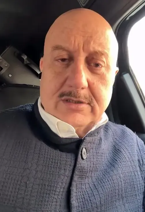 How Does Anupam Kher Praise PM Narendra Modi for Swachch Bharat Progress?