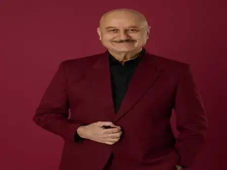 अनुपम खेर ने बताई आज के युग की सच्चाई, लिखा, 'कोई अमीर नहीं'