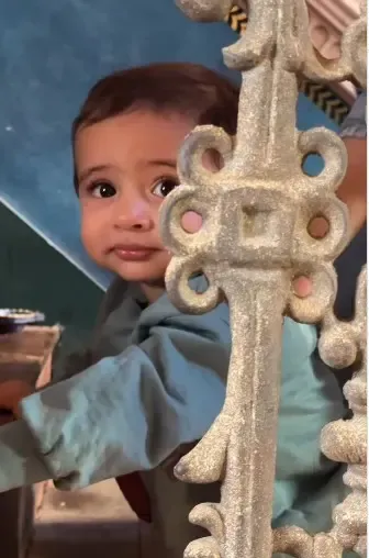 क्या अनुपम खेर ने सेट पर पोते के साथ वीडियो शेयर करते हुए जीवन के चक्र की बात की?