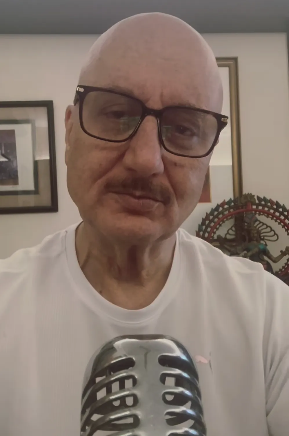 How Did Anupam Kher Honor Oscar Winner Robert Duvall?