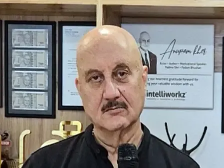 Did Anupam Kher Really Get Replaced by Sanjeev Kumar?