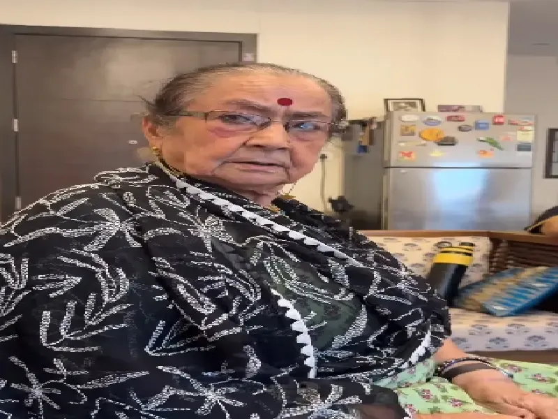 क्या अनुपम खेर की मां दुलारी उनसे नाराज हैं? एक्टर का कहना-जब तक मां डाटेंगी, सब कुछ नॉर्मल है