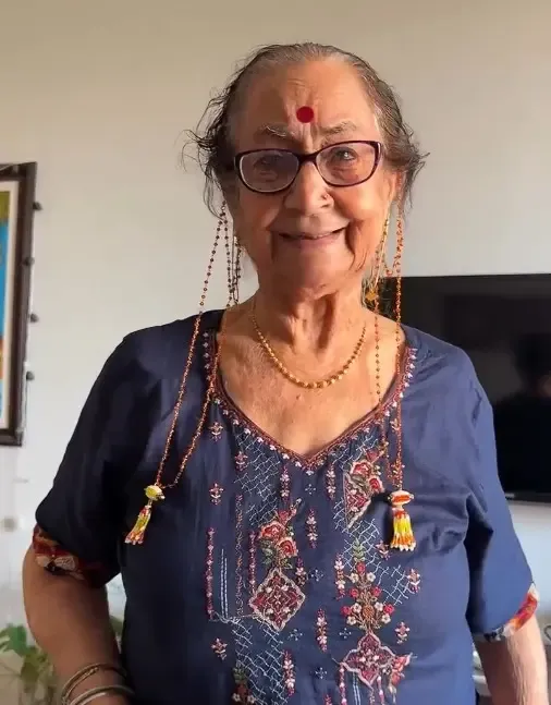 Did Anupam Kher’s Mother Dulari Steal the Show with Her Kashmiri Mangalsutra?