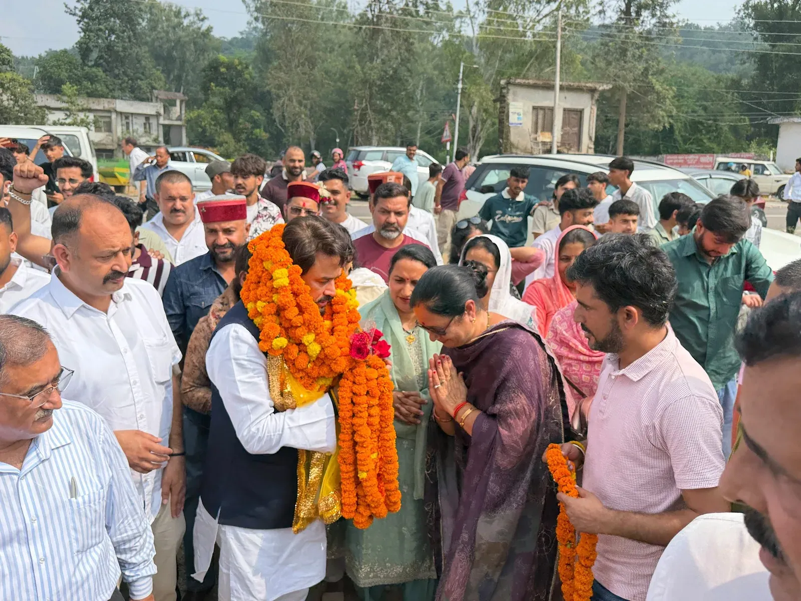 Anurag Thakur Distributes Sports Kits to 385 Players in Nadaun