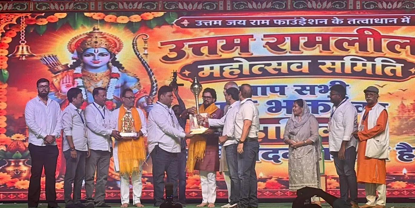 Anurag Thakur joins RK Puram Ramleela with LG Sandhu