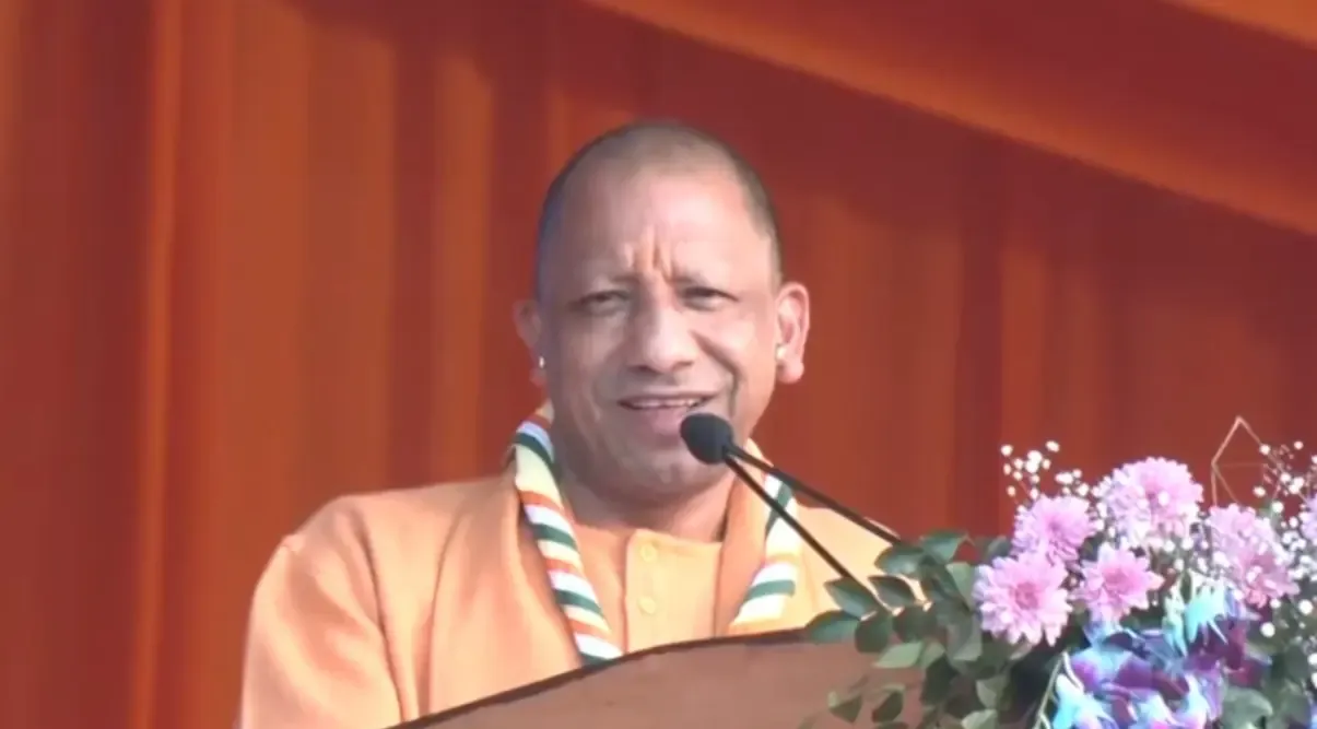 क्या अनुशासित युवा ही अदम्य साहस से राष्ट्र को नई बुलंदियों तक पहुंचा सकता है?: सीएम योगी