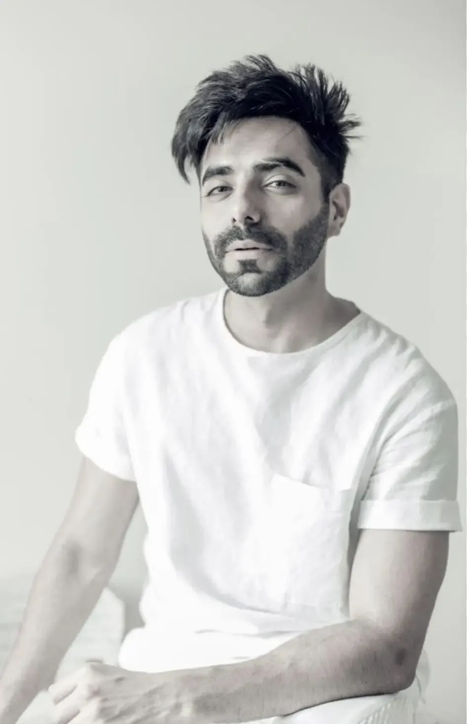 Aparshakti Khurana's 'Akh Da Kasoor' out now: acoustic energy meets youthful romance