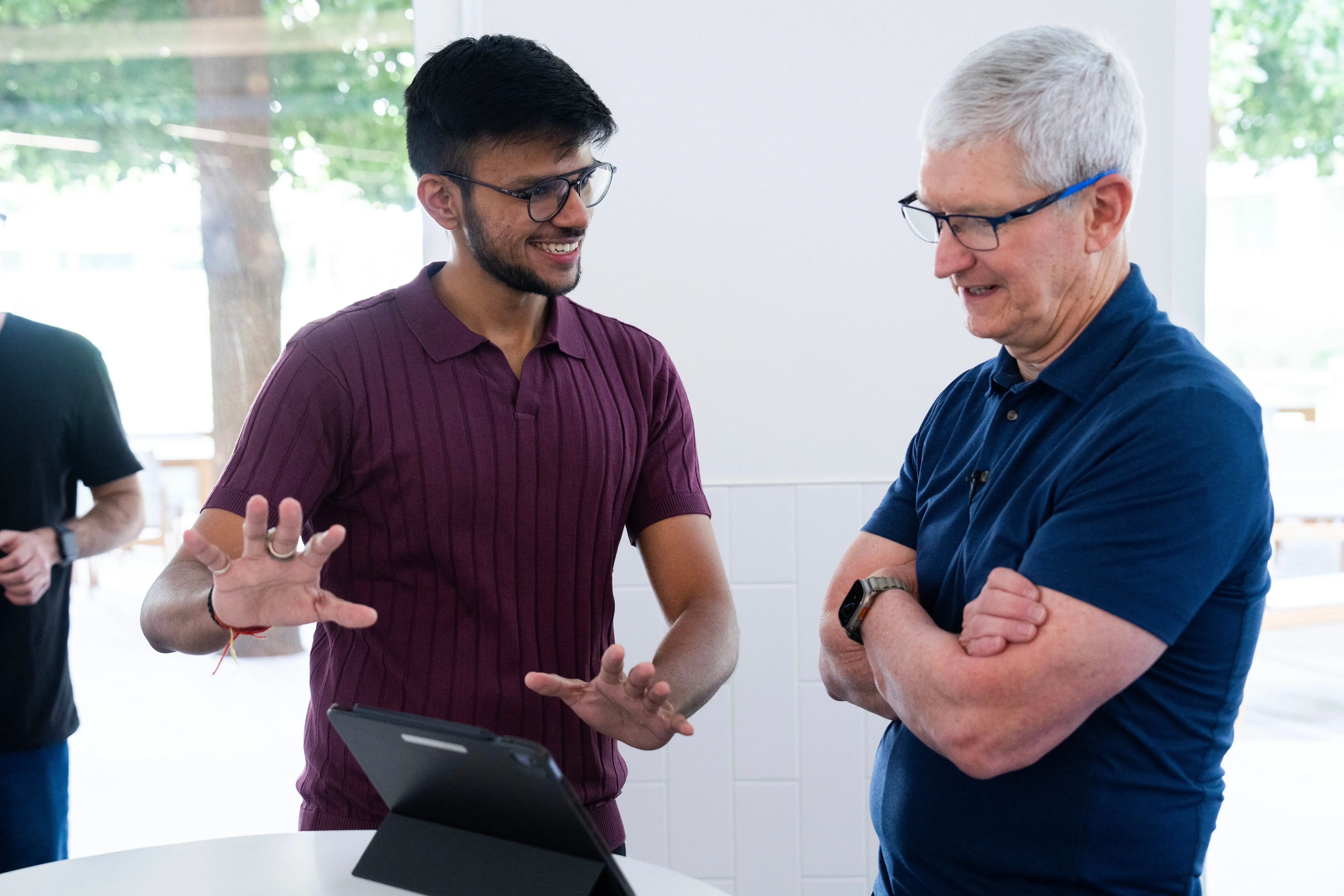 Did Apple Achieve a Record Quarterly Growth in India with New Retail Plans?