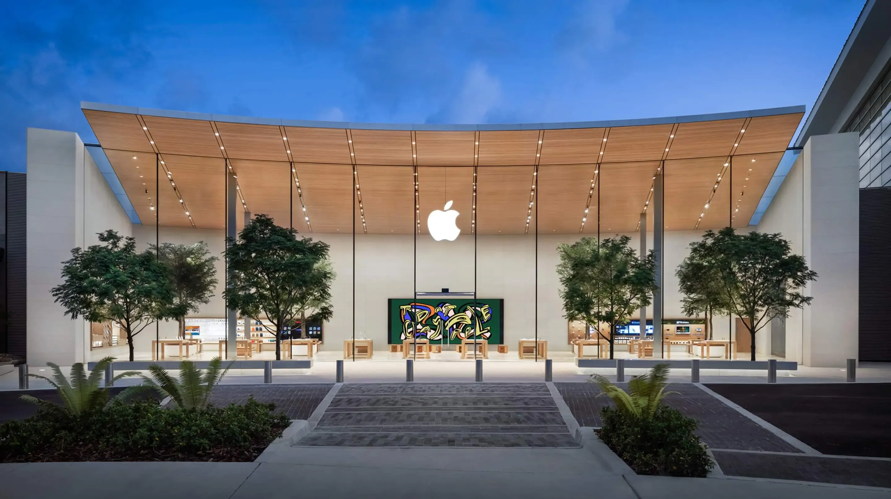 Apple invests ₹100 crore in India renewable energy via CleanMax