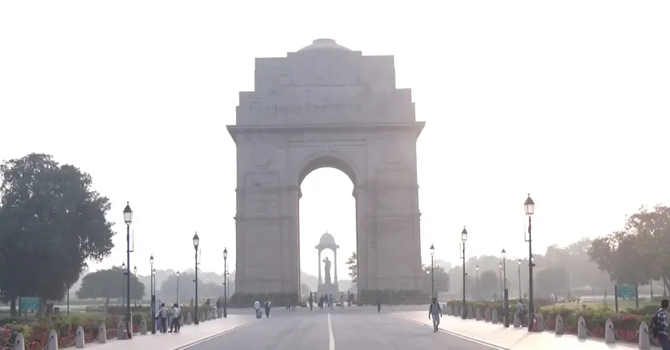 क्या एक्यूआई ने बढ़ाई चिंता? एनसीआर में गाजियाबाद और नोएडा समेत दिल्ली के कई इलाके रेड जोन में शामिल