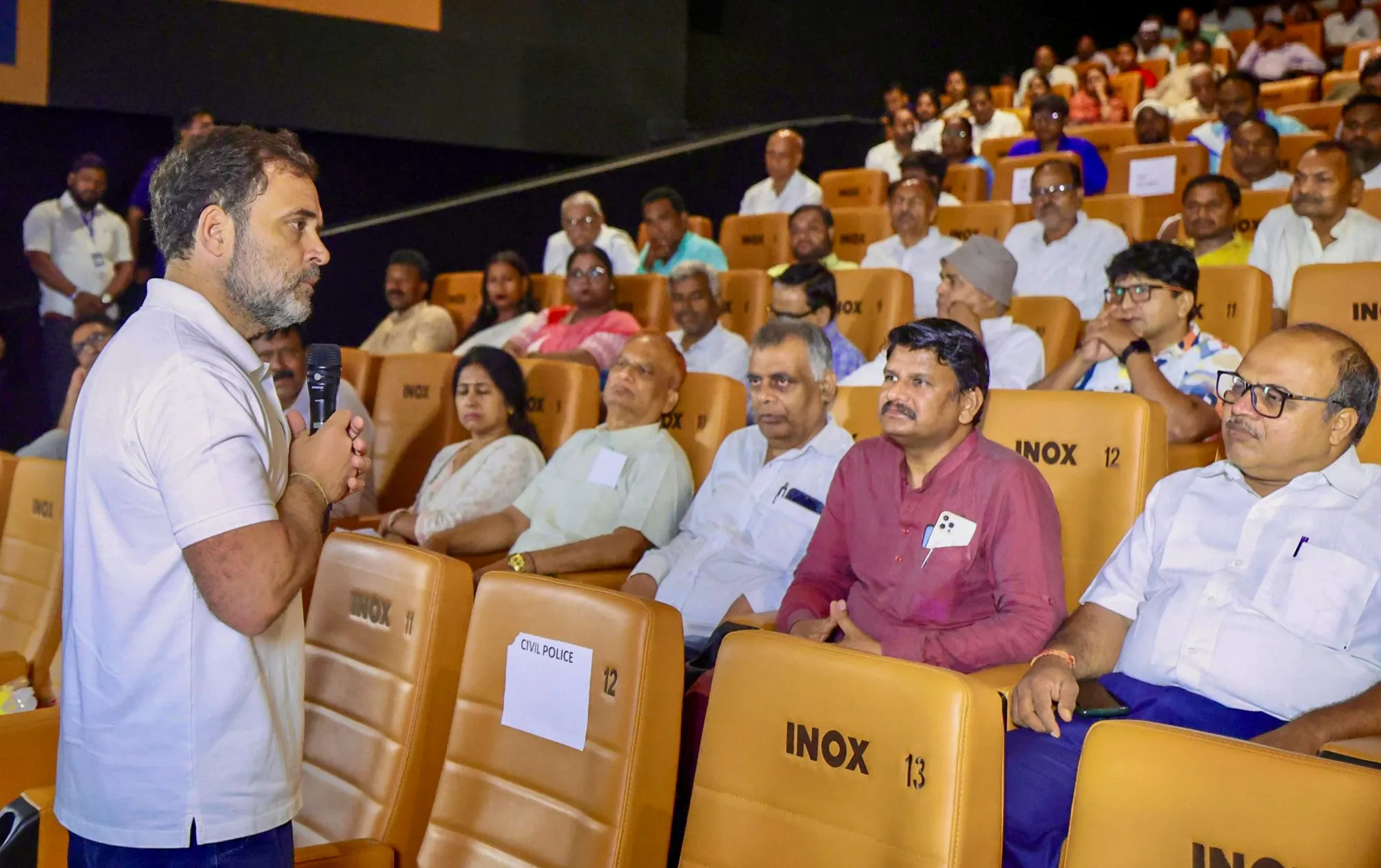 Are Political Programs Conducted in Hostels? JD(U) Leaders Challenge Rahul Gandhi