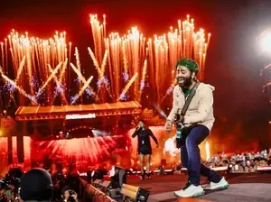 Arijit Singh Expresses Gratitude to Fans for an Unforgettable Evening in Ahmedabad