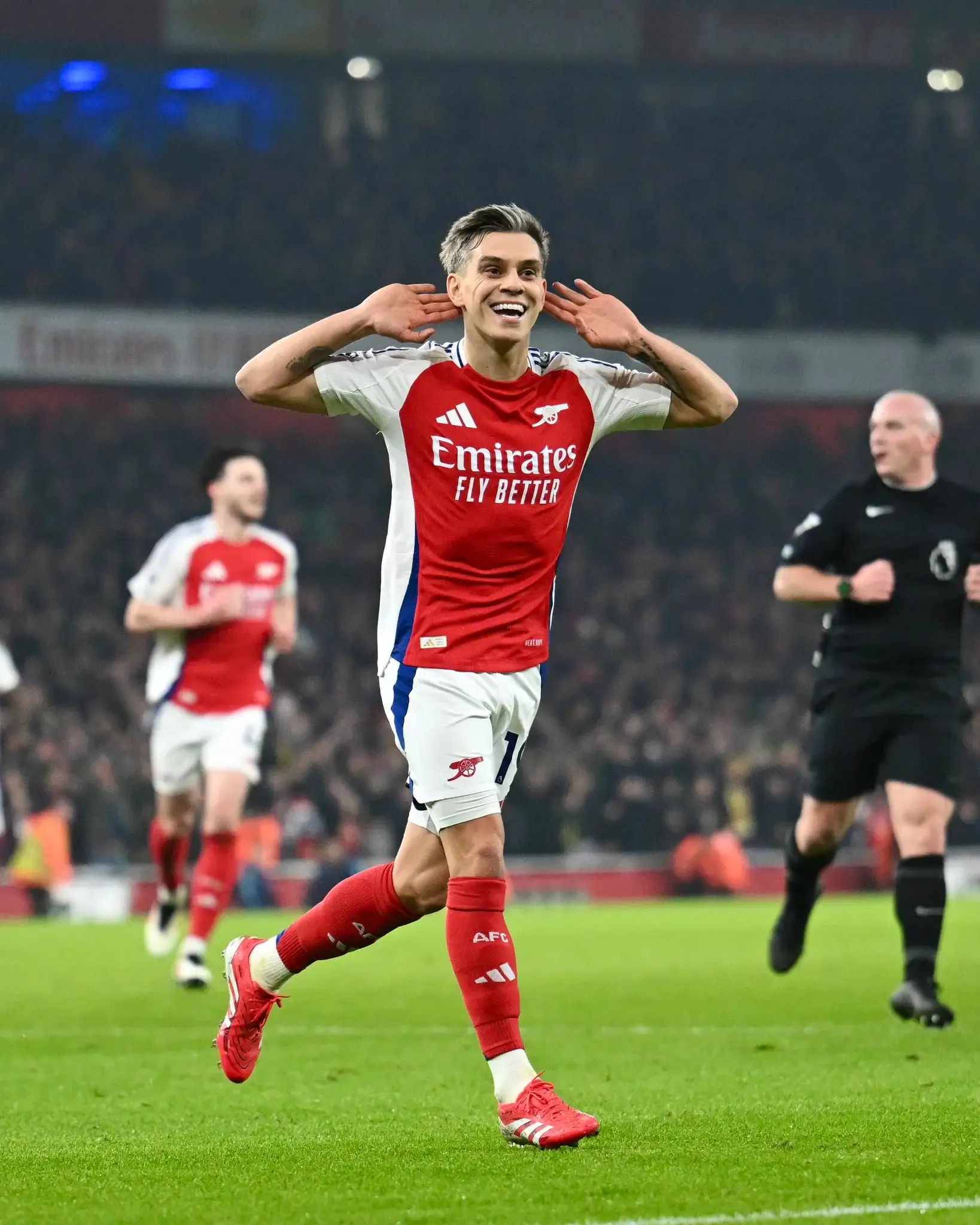 Arsenal Reduces Liverpool's Advantage with Derby Victory in Premier League