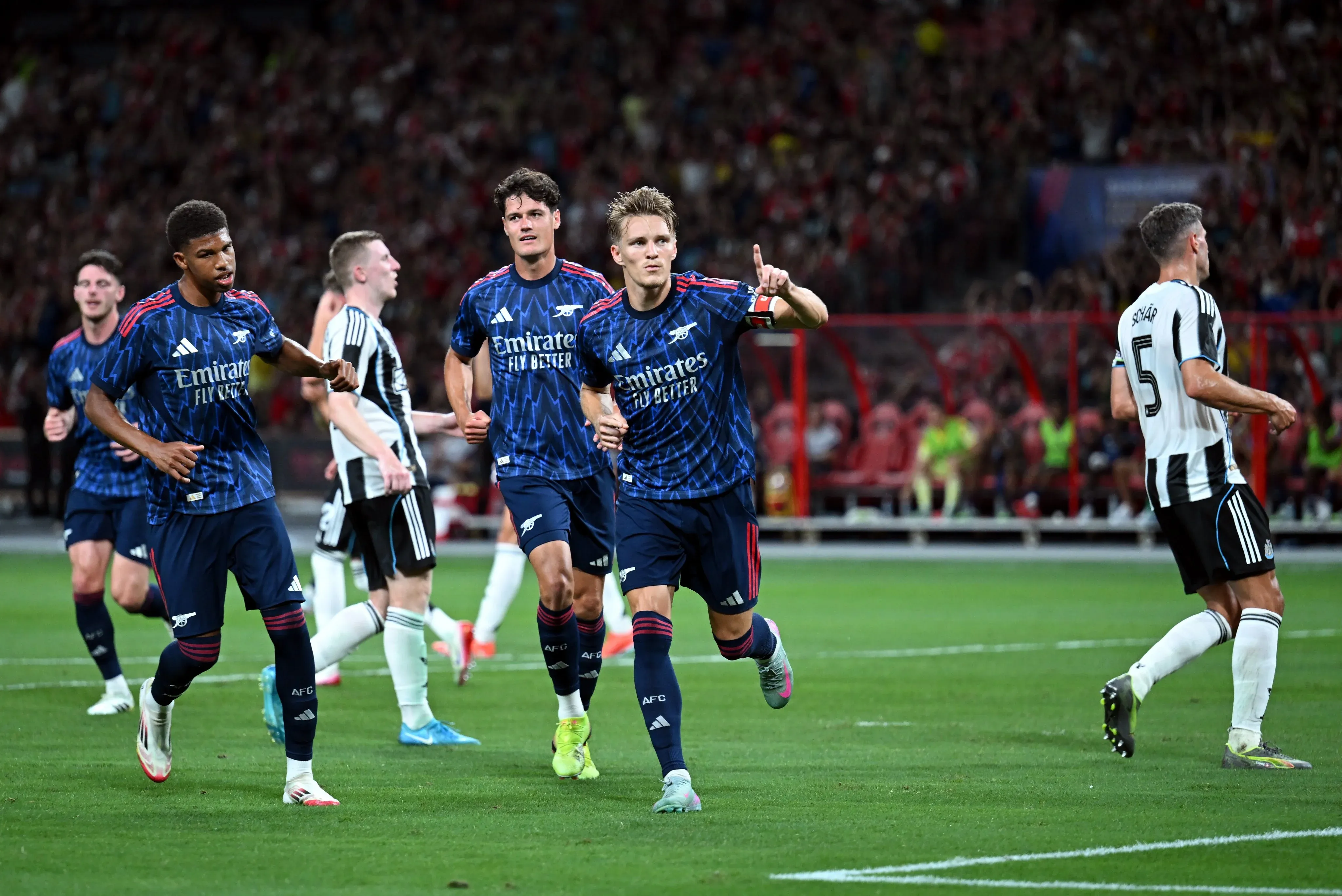 How Did Arsenal Overcome Newcastle United 3-2 in Pre-Season?