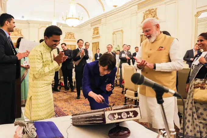 जापानी PM ताकाइची ने बजाया संतूर, मोदी ने तालियों से बढ़ाया हौसला; 10 ट्रिलियन येन निवेश का लक्ष्य