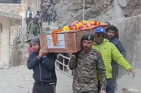 रुद्रप्रयाग : अरुणाचल की सीमा पर तैनात वीर जवान रविन्द्र सिंह शहीद, गांव में उमड़ा जनसैलाब