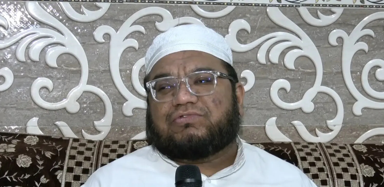 ओवैसी और राहुल गांधी एक ही डीएनए के: मुफ्ती वजाहत कासमी का विपक्ष पर तीखा हमला