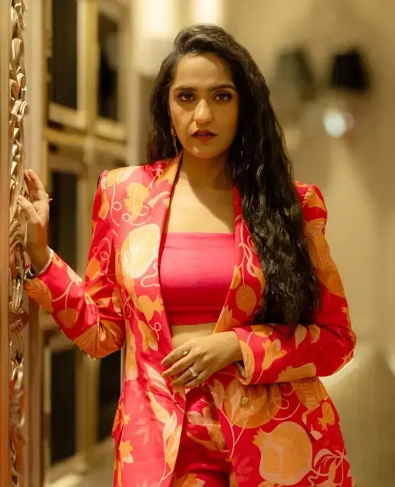 Asees Kaur's 'Russ Jana' with Shekhar Ravjiani out on Garuudaa Musiic