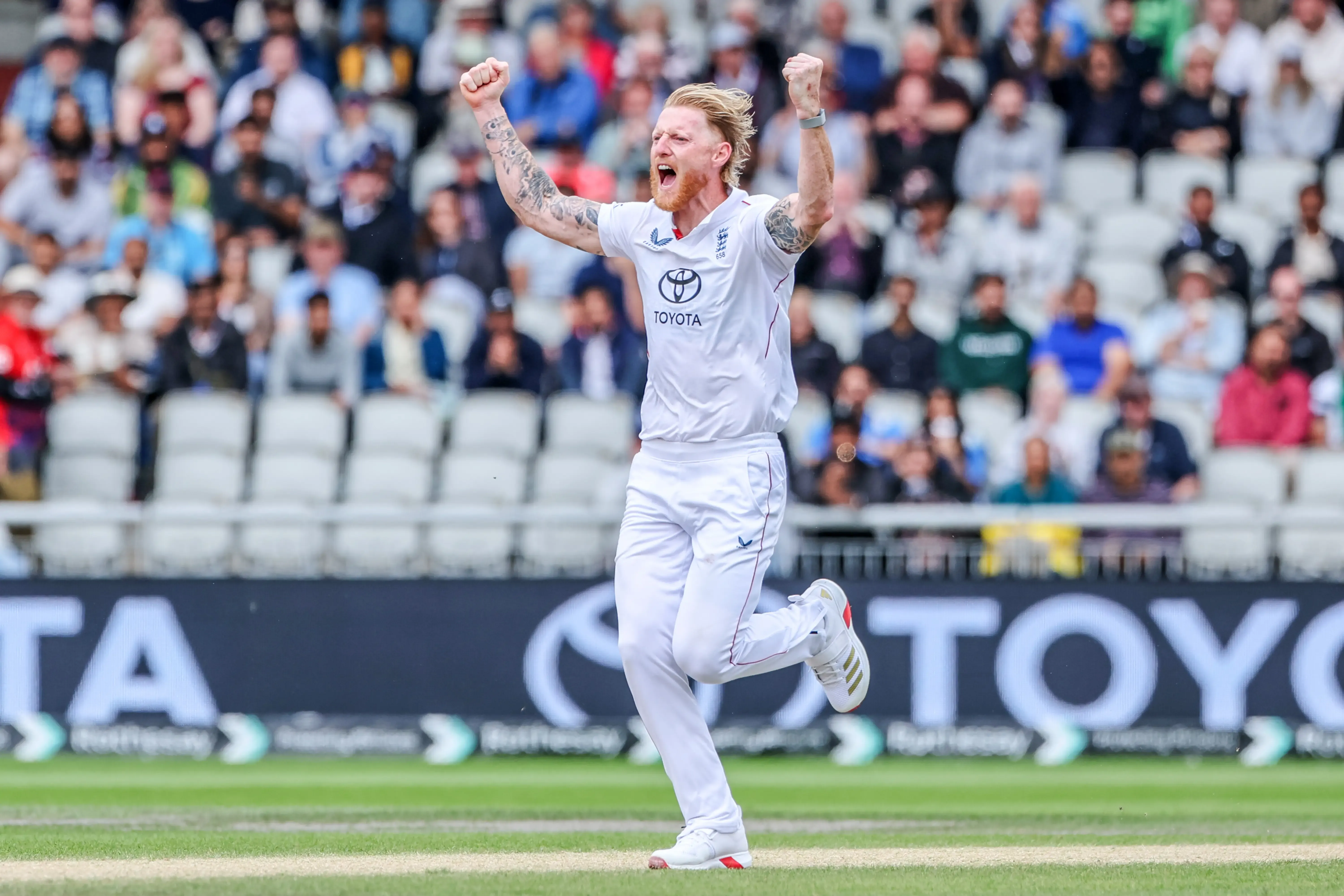 क्या एशेज में स्टोक्स ने स्टार्क को पछाड़ दिया? पहले दिन गिरे 19 विकेट, मुकाबला रहा रोमांचक