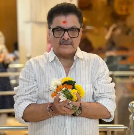 अशोक पंडित ने साल 2025 के आखिरी सनसेट की दिखाई झलक, सैनिकों को किया सलाम  