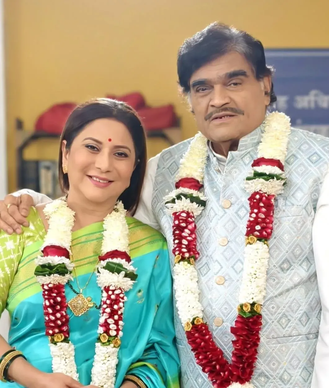 Nivedita Saraf celebrates 37th anniversary, calls Ashok her 'forever love'