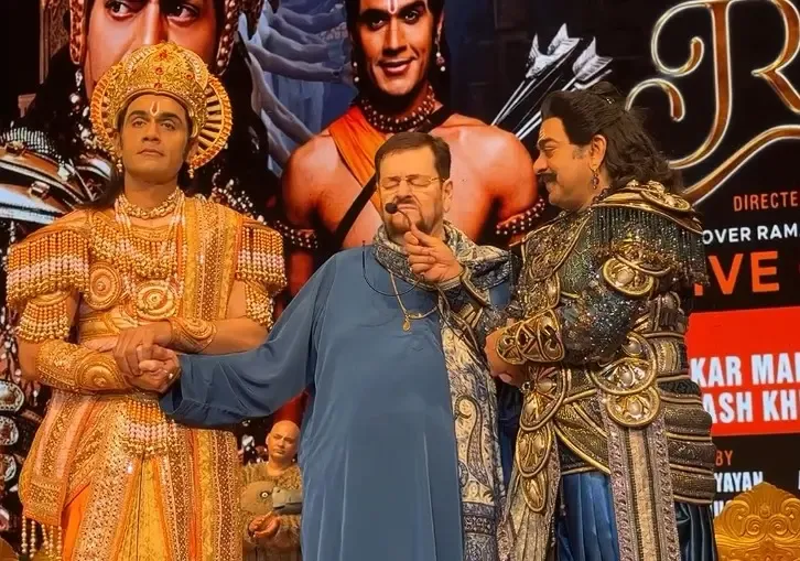 Ashutosh Rana honors art and music with Nitin Mukesh’s soulful stage performance