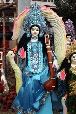 क्या आश्विन शुक्ल सप्तमी पर सरस्वती आह्वान और नवपत्रिका पूजा का विशेष महत्व है?