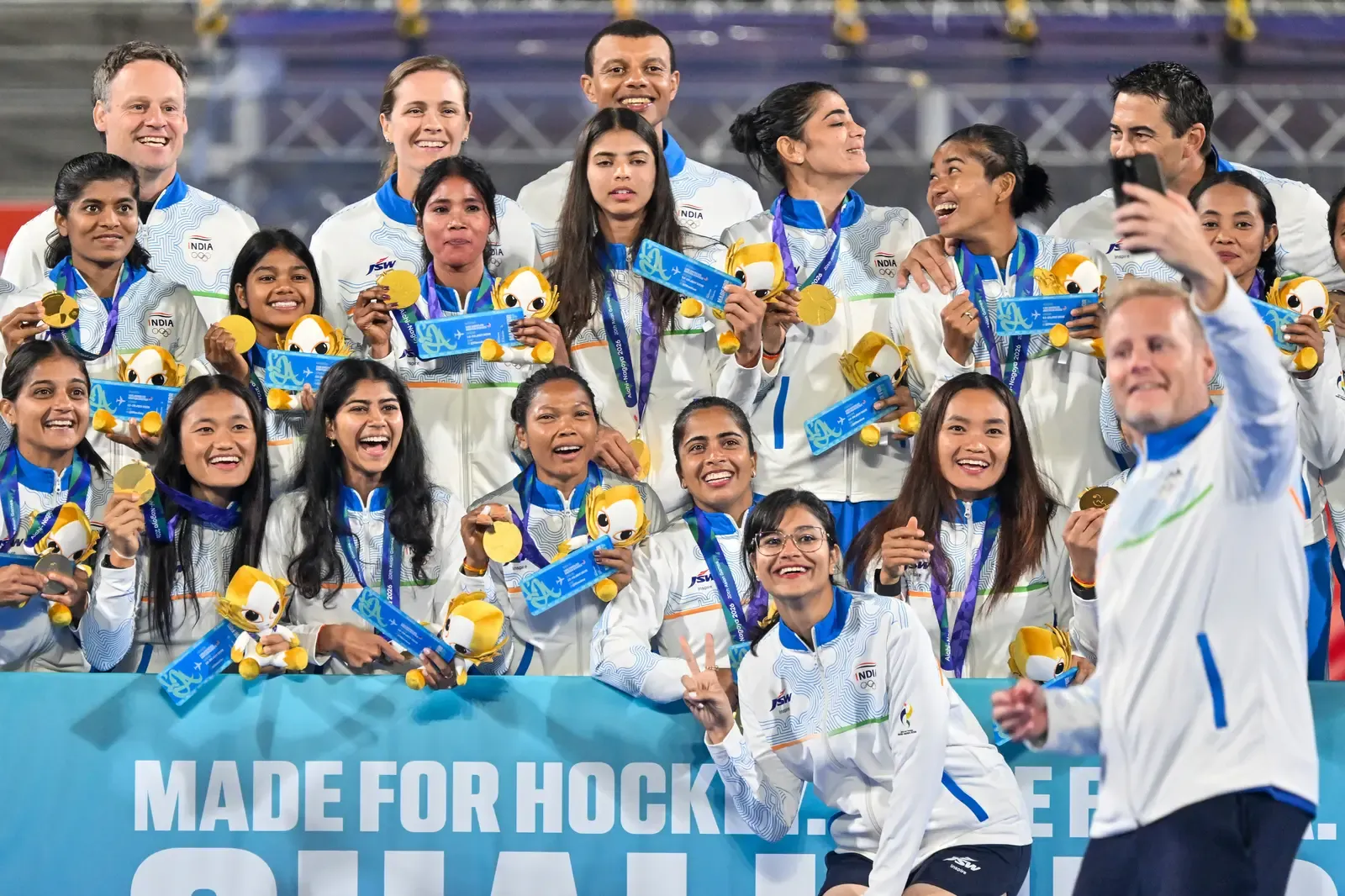 एशियन गेम्स 2026: भारतीय महिला हॉकी टीम का ऐतिहासिक गोल्ड, राष्ट्रपति मुर्मू बोलीं- युवा लड़कियों की प्रेरणा