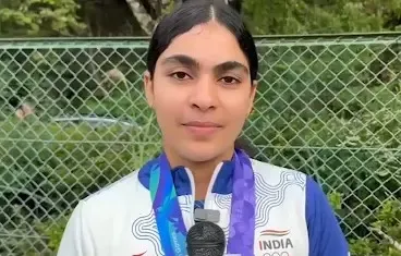 एशियन गेम्स 2026: शूटिंग में भारत का जलवा, सुरुचि-कमलजीत ने 484.6 के एशियन रिकॉर्ड के साथ जीता गोल्ड