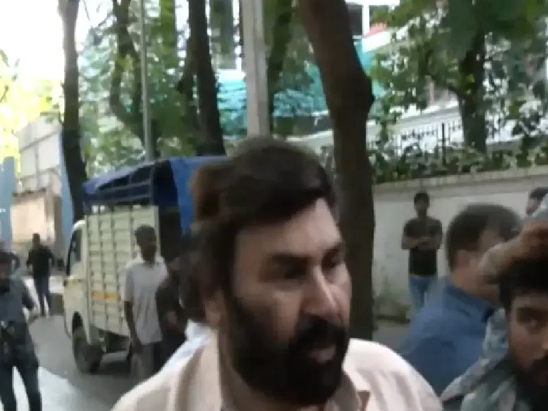 क्या गुड्डू धनोआ ने धर्मेंद्र की सेहत के बारे में नया अपडेट दिया?