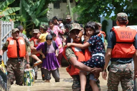 असम बाढ़: ऑपरेशन 'जल राहत' के तहत सेना का राहत अभियान जारी, 1,000 से अधिक लोगों को सुरक्षित निकाला