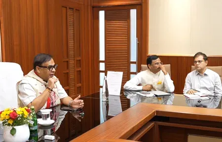 असम बाढ़ के पीड़ितों को पोस्टमॉर्टम में छूट, सीएम का अधिकारियों को निर्देश-मानवीय रवैया अपनाएं
