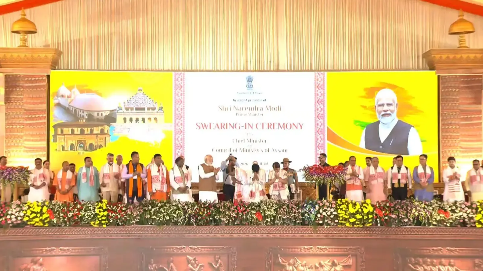 हिमंत बिस्वा सरमा ने दूसरी बार ली असम CM की शपथ, PM मोदी समेत दर्जनों नेताओं ने दी बधाई