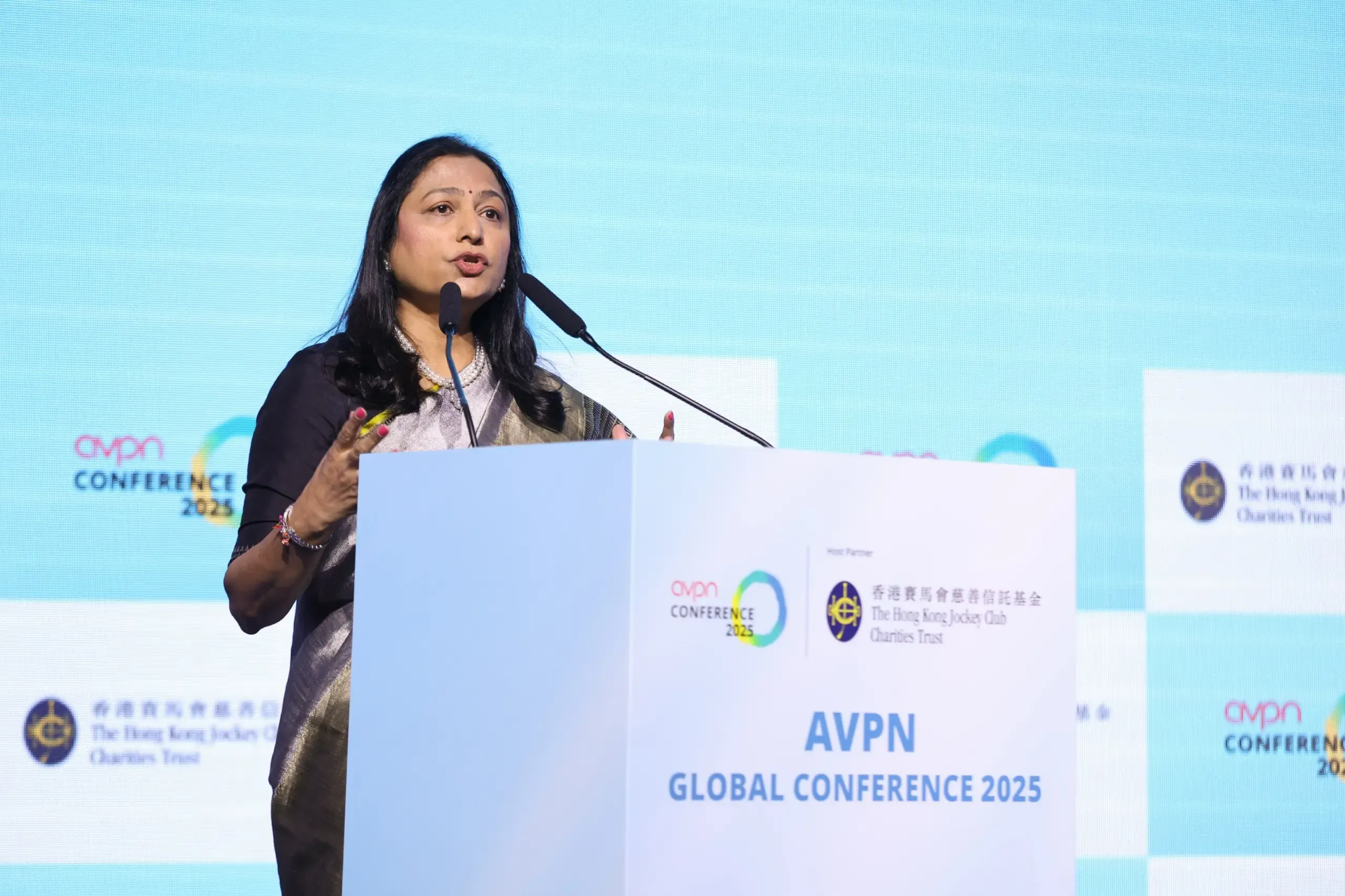 How is Dr Priti Adani Inspiring Global Philanthropy at the Hong Kong Summit?