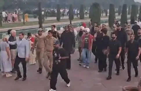 दिलजीत दोसांझ ने किया ताजमहल का दीदार, 30 अक्टूबर दिल्ली कॉन्सर्ट को मिली मंजूरी