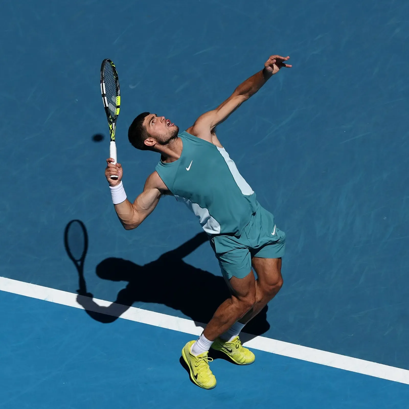 Australian Open: Alcaraz Dominates, Zverev Matches Becker's Record
