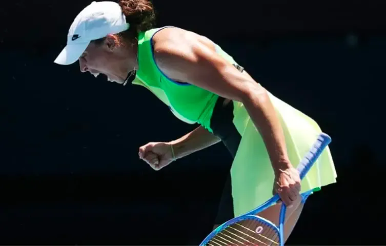 How Did Defending Champion Keys Overcome Oliynykova's Challenge to Advance in the Australian Open?