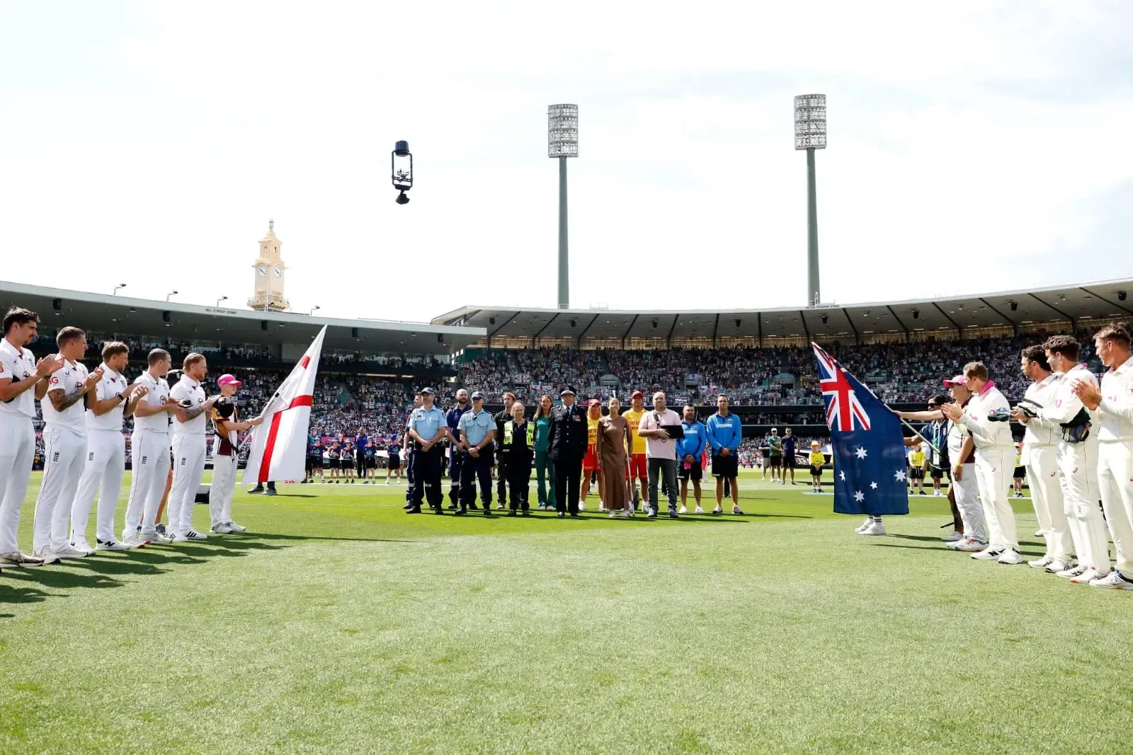 How Did Australia and England Honor the Bondi Shooting Victims and First Responders at SCG?