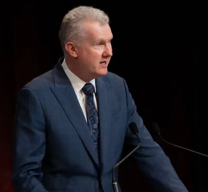 ऑस्ट्रेलिया ने ईरानी टूरिस्ट वीजा पर छह महीने का प्रतिबंध लगाया