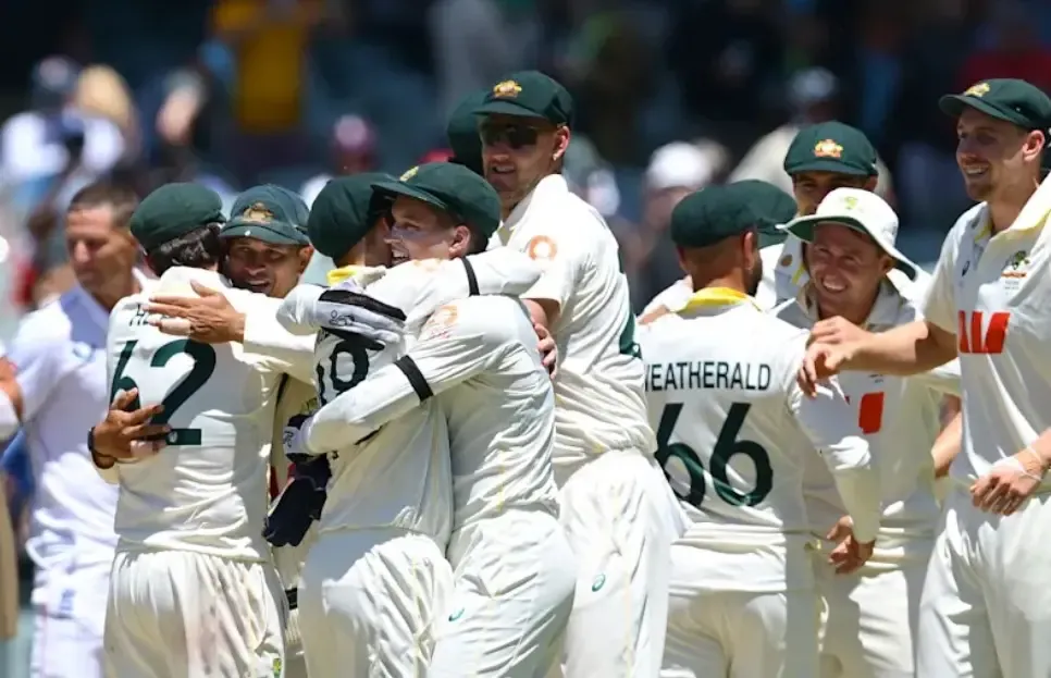 क्या ऑस्ट्रेलिया ने एशेज सीरीज जीती? इंग्लैंड को एडिलेड टेस्ट में 82 रन से हराया